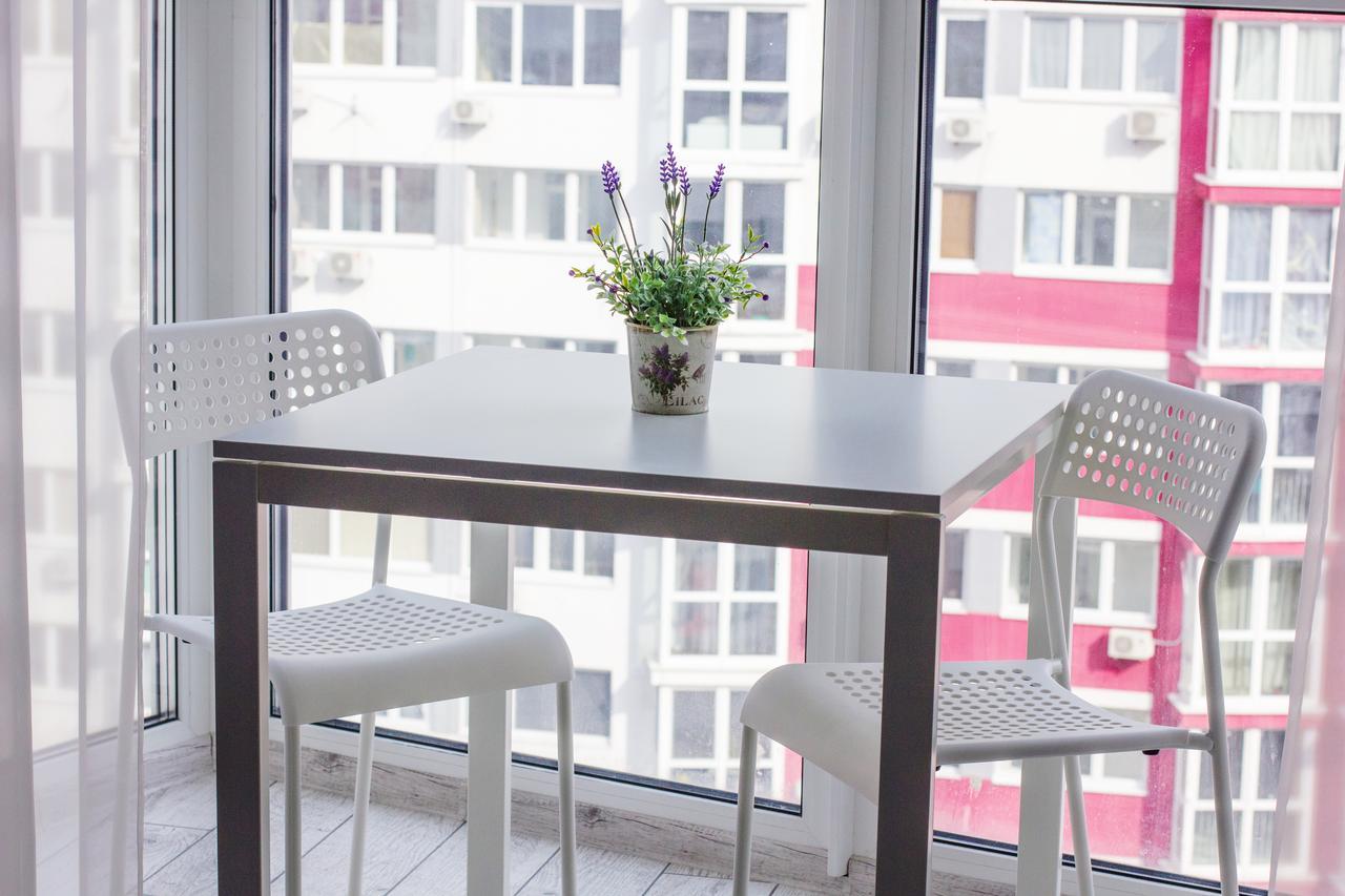 East Residence White Kiev Eksteriør billede